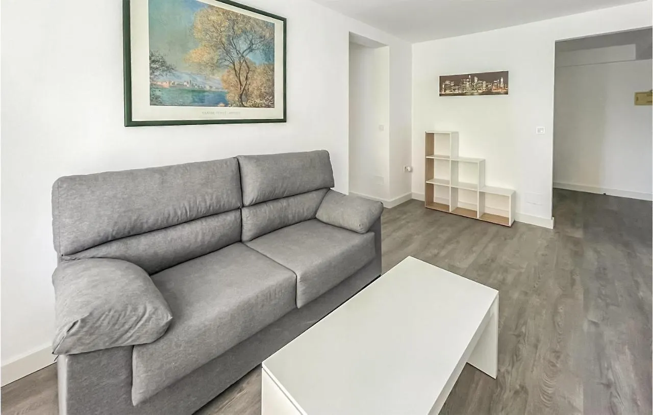 3 Bedroom Awesome Apartment In إِستيبونا